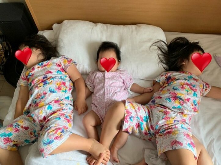 ノンスタ石田、“ボス感”溢れる三女の寝相に「この先が楽しみだわ」