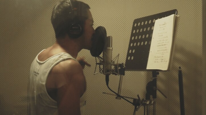 般若、自身初の長編ドキュメンタリー映画「その男、東京につき」のキービジュアル・場面写真解禁！