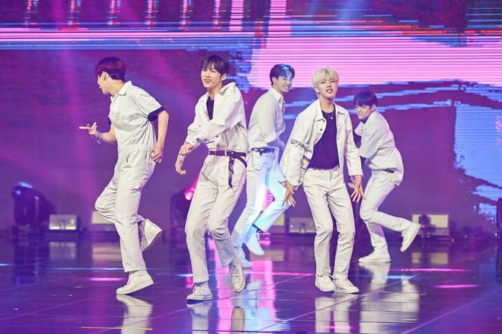 10人の大迫力ダンスに「目が覚めた」オーディションで最後まで残った最高峰アイドル派たち、EXO人気曲でプロたちを圧倒『青春スター』