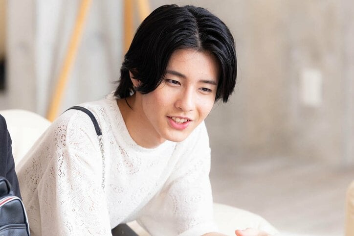 秋元真夏似の女子高生ら、目黒蓮風へア男子の登場に大興奮「髪型がガチタイプ。襟足あるー！」