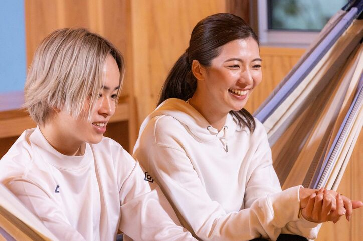 「自分を持ってる」「まじめ」元アイドルの金髪男子、年上女性たちのハートを鷲づかみ!『私の年下王子さま』第4話