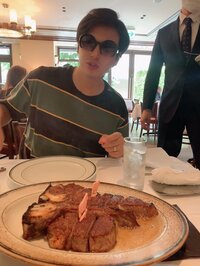 川崎希『豪華なステーキ♡』