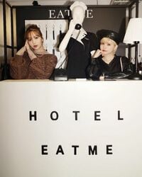 益若つばさ＆藤田ニコルのキュートな2ショットに「顔がとても小さい」「大好きな二人」と歓喜の声