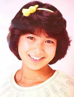  堀ちえみ、10代の頃の懐かしい写真を公開「デビューイベントで、全国を走り回り大忙しでした」 