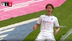 スタジアム騒然！サポーター大熱狂 GKは飛んでも触れない”神コース” 板倉滉がブンデス絶対王者からアンビリーバブルな「技ありヘッド」を叩き込んだ瞬間