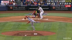 大谷翔平が投じた“まさか”のカーブが見る者の感情も揺さぶる!?　絶妙すぎる投球に実況「すごい」を通り越して「エモい！」連発