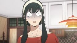 アニメ「SPY×FAMILY」第36話、車と衝突しても元気なヨルに「何で動けるんだ」「こんなんホラーだよ笑」とツッコミ続出！