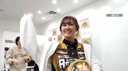 「ツモった！やった！」喜び溢れてバチーン 人気ママ雀士、かわいい全力ハイタッチがもはや強烈ビンタの勢い／麻雀・Mリーグ