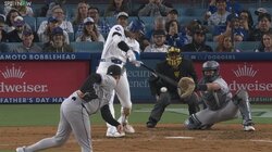 大谷翔平、速すぎる打球に塁審まで危機一髪の瞬間 弾丸182キロ打球、あわや直撃を“全力回避”