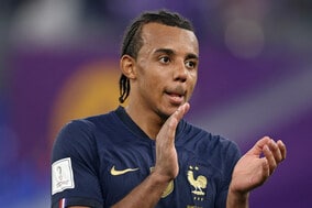 【W杯】仏代表DF、金ネックレス着用プレーの珍事　海外仰天「気づかれるまで40分間…」「面白すぎる」