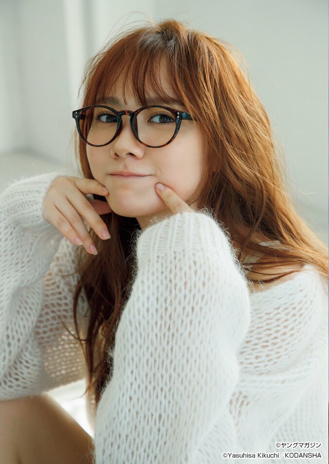 乃木坂46の“あざと癒し系”田村真佑、甘さの中に見え隠れする色っぽさ 『ヤンマガ』巻中グラビアにソロ初登場 2枚目