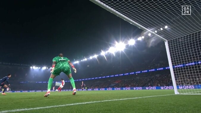 【映像】南野拓実、ドフリーからGK正面に痛恨ミスショット