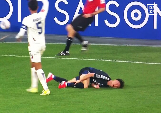 【写真・画像】「完璧な動きだ」U-20日本代表エースの“圧巻ダイレクトショット弾”にファン大興奮！ 佐藤龍之介に「うまい！」「有言実行」など称賛の声　1枚目