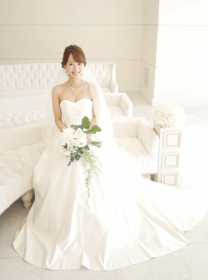 清水ゆう子、広島・中村恭平投手との挙式＆第1子の誕生を報告「家族3人、これからも頑張ります」 2枚目