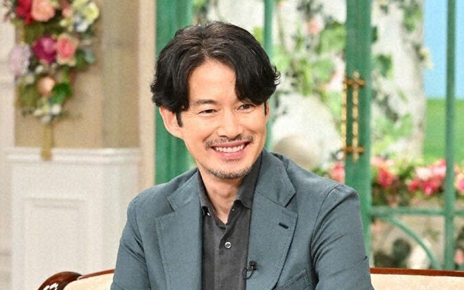 竹野内豊、母とバブルガム・ブラザーズのライブに行きステージ上で踊った過去「トムさんに手を差し出されて…」 1枚目