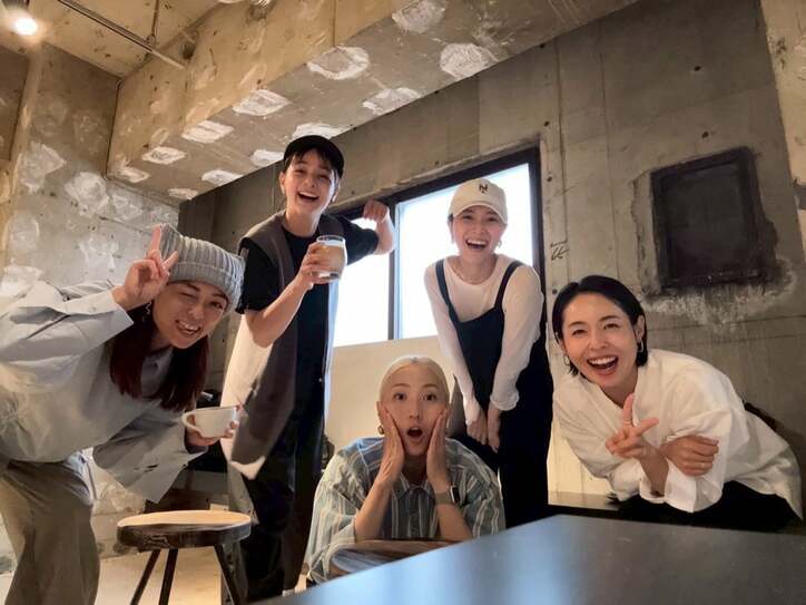【写真・画像】西原亜希、加藤ローサら『ダンドリ。』メンバーとの再会ショット「ドラマは18年前！」　1枚目