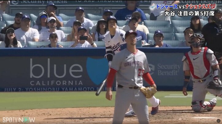 【写真・画像】投手大谷、ベースカバーに激走→敵軍打者に見せたさりげない“気遣い” スッと差し出した右手…変わらぬ“神対応”　1枚目