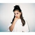 藤田ニコル、黒リボンの“ハーフアップ”ヘア姿を披露し「ハリウッド女優のよう」「カッコ良すぎ」と反響