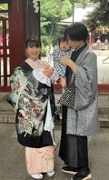  あいのり・桃、次男のお宮参りでの家族写真を公開「着物似合ってる」「すごく素敵」の声 