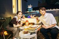 「リアルに最高にお似合い」白洲迅＆堀田茜の屋上バーベキュー2ショットに反響