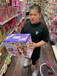 はなわ『俺が選んだプレゼントに険しい表情の三男坊。』