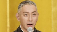 市川團十郎(46)長男・勸玄(10)の寝顔ショットに反響「ビックリ！麻央さんのお顔です！」