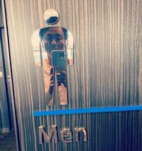 有吉弘行、結婚後初の“セルフショット”公開「 面白い投稿まってます」「幸せをありがとう」と反響