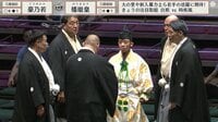 【映像】行司の表情に“異変” 微笑ましい瞬間