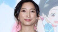3児の母・杏(38) 自身の誕生日にインドへ家族旅行 水着でプールを満喫したり子どもたちからの祝福などプライベートな姿に反響の声