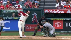 大谷翔平、24号の打球音に諦めムードの男女ファン2人組が“ビクッ”と覚醒 ネット裏で“お口あんぐり”大歓喜の決定的瞬間