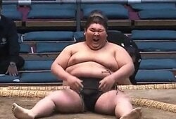 「やられたー」“珍手”で敗れた若手力士が満面の笑み 清々しい負けっぷりにファンほっこり「これは応援したくなる」