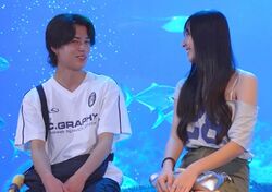 美脚スラリなデートファッションで登場！高3美女にイケメン男子が猛アピール「今気になってるのは1人だけ」『今日好き』卒業編2025 in シンガポール第4話