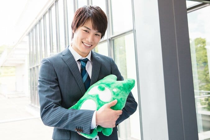 『あなそれ』鈴木伸之インタビュー「涼太のワインのシーンには笑いました」 7枚目