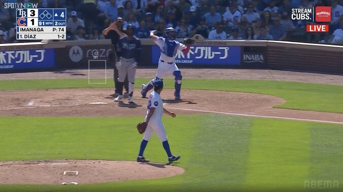 まさにお手上げ！ 今永昇太の“釣り球”を打者マン振り→バットに“かすっただけの”三振で愕然 立ち尽くしイラつく姿も 4枚目