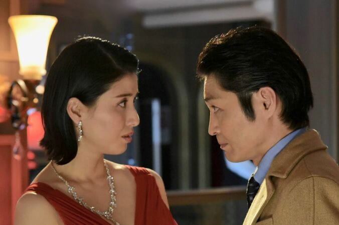 橋本マナミ、ホステス役で安田顕をメロメロに！？ドラマ『『アリバイ崩し承ります』 2枚目