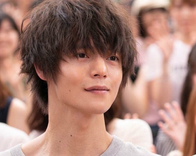 窪田正孝、“デコ出し”の仕事出来る風ショットに絶賛の声「オールバック最高」 1枚目