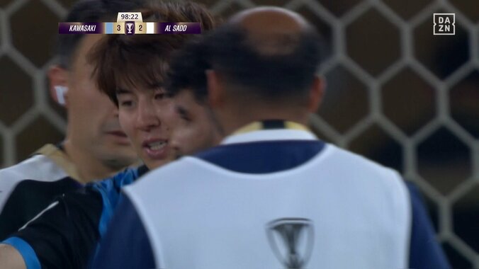 「奮闘、泣ける」川崎F・脇坂、クラブの歴史を変える延長戦勝ち越し弾もゴール直後に異変→退場「よく頑張った！」「素晴らしい」足を攣りながらのシュートにファン感涙 3枚目