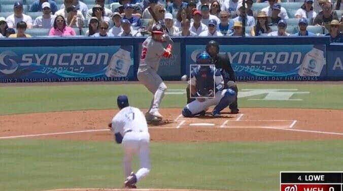 【写真・画像】なんだこれは…？ 大谷翔平のボールで“異変”「ドン引き」 打者が混乱して“マン振り三振”→呆然リアクション「これは打てない」　1枚目