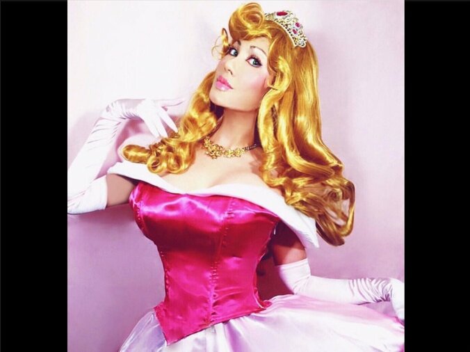 叶姉妹、プリンセスコス過去作を振り返る「ネガティブを跳ね飛ばして…」　ファンから「芯の強さが素敵」の声 4枚目