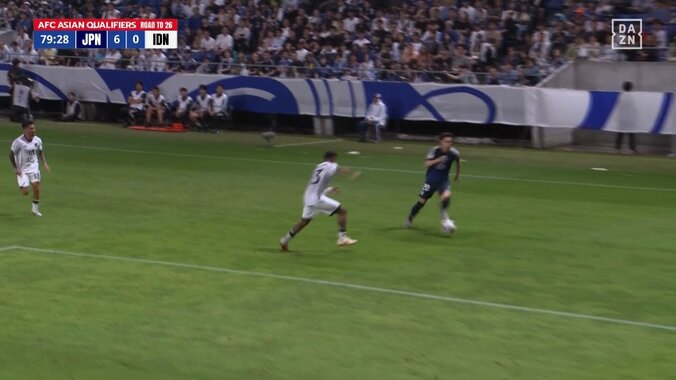 三笘かよ！21歳爆速ドリブラーの“圧巻突破”が話題沸騰「マジ三笘2世」「ゴリゴリ行くやん」驚愕スピード＆超絶緩急で縦突破→ゴール演出の瞬間 2枚目