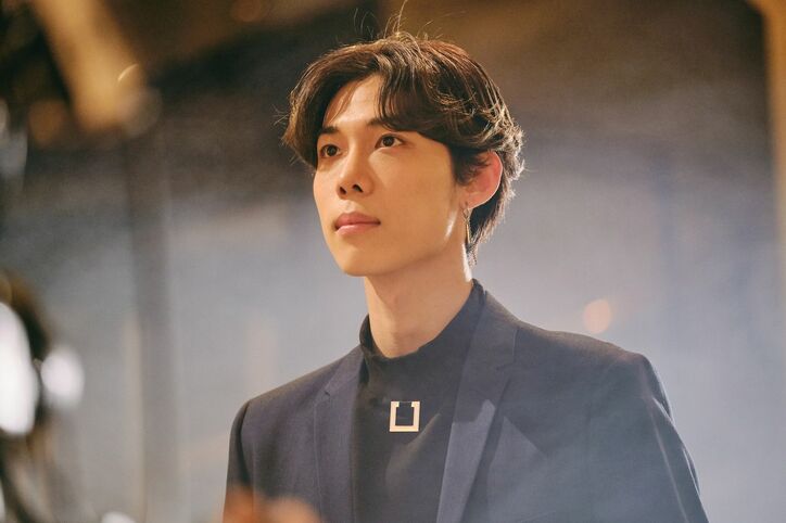 飯豊まりえ「17歳に見えない」神秘的なルックスを持つ高2俳優に熱視線、K-POP練習生にも「女性に対するアプローチの仕方が気になる」『花束オオカミ』第1話