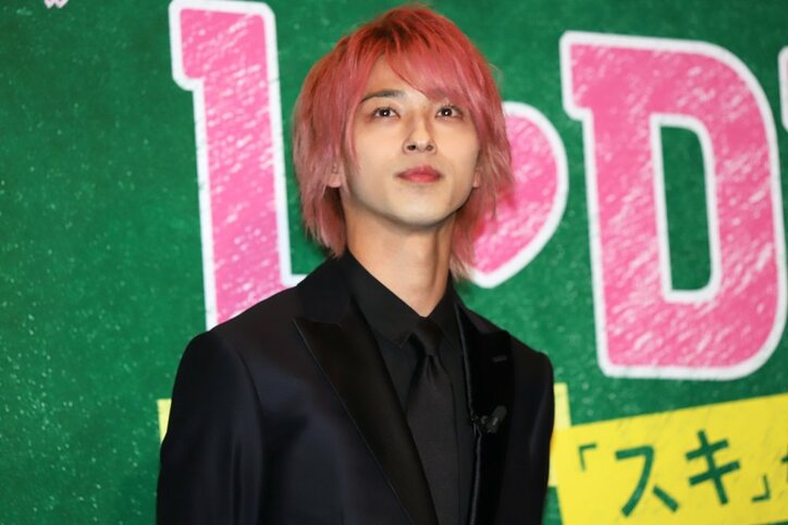 横浜流星、サービス精神満点の“壁ドン”を披露 震えるファンに「大丈夫？」と気遣いも