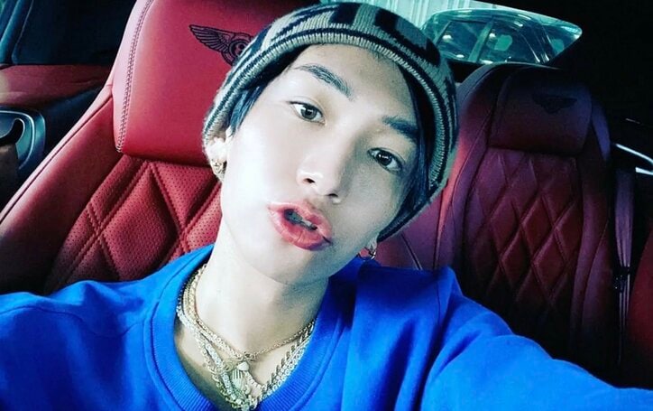 【写真・画像】“うなぎ王子”24歳社長、10LDKの6億円御殿を公開し「北野武の映画に出てきそう」の声　1枚目