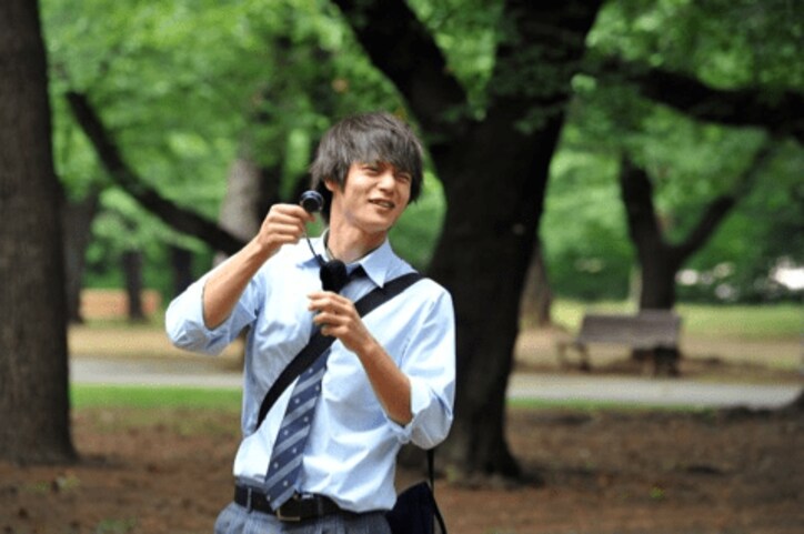 窪田正孝、『僕やり』撮影現場を“パラパラ漫画風”公開に「かわいすぎてかっこ良すぎ」