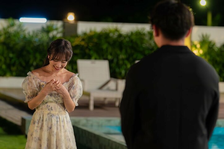 【写真・画像】元人気アイドルのセクシー女優、可愛すぎるキスを披露「恥ずかしいね」一般男性とカップル成立　3枚目
