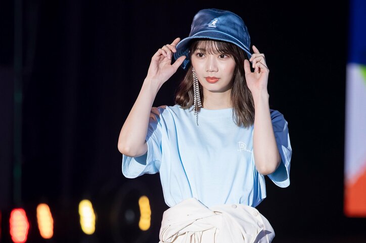 小坂菜緒が美しいうなじを披露！ 日向坂46ファッション誌専属モデル7名が『TGC』に集結