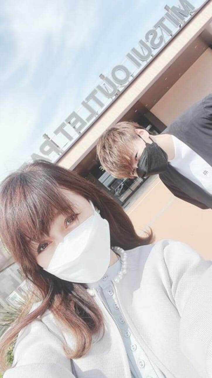  渡辺美奈代、次男とアウトレットで買い物「なんと70%OFF！」 