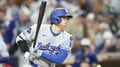 ドジャースがパドレスに勝ち越しで首位攻防戦制す 大谷翔平は三塁打で8試合連続安打　送球が足首にあたりヒヤリ