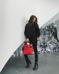 「可愛い過ぎるよぉ～」「キュン死した」谷まりあ、ブラックで纏めた“雨の日コーデ”に称賛の声