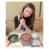 ラスアイ大森莉緒、名古屋めしを堪能！ しゃもじを持った“デコ出し”ショットに「かわいすぎる」の声